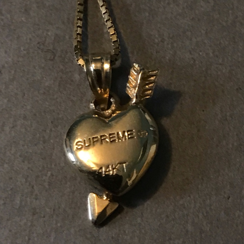 SUPREME necklace